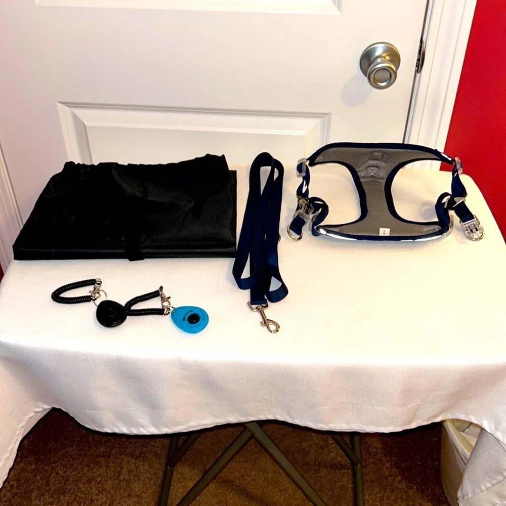 Dog harness | Dog Leash | 2 training clickers and travel bag